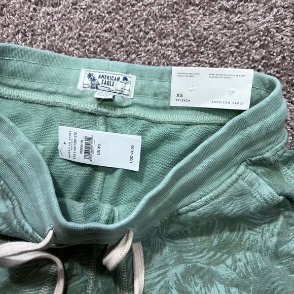 American Eagle Bonfire Fleece Sweat Shorts 6” Inseam Mens Size XS Palm Trees - Picture 4 of 8